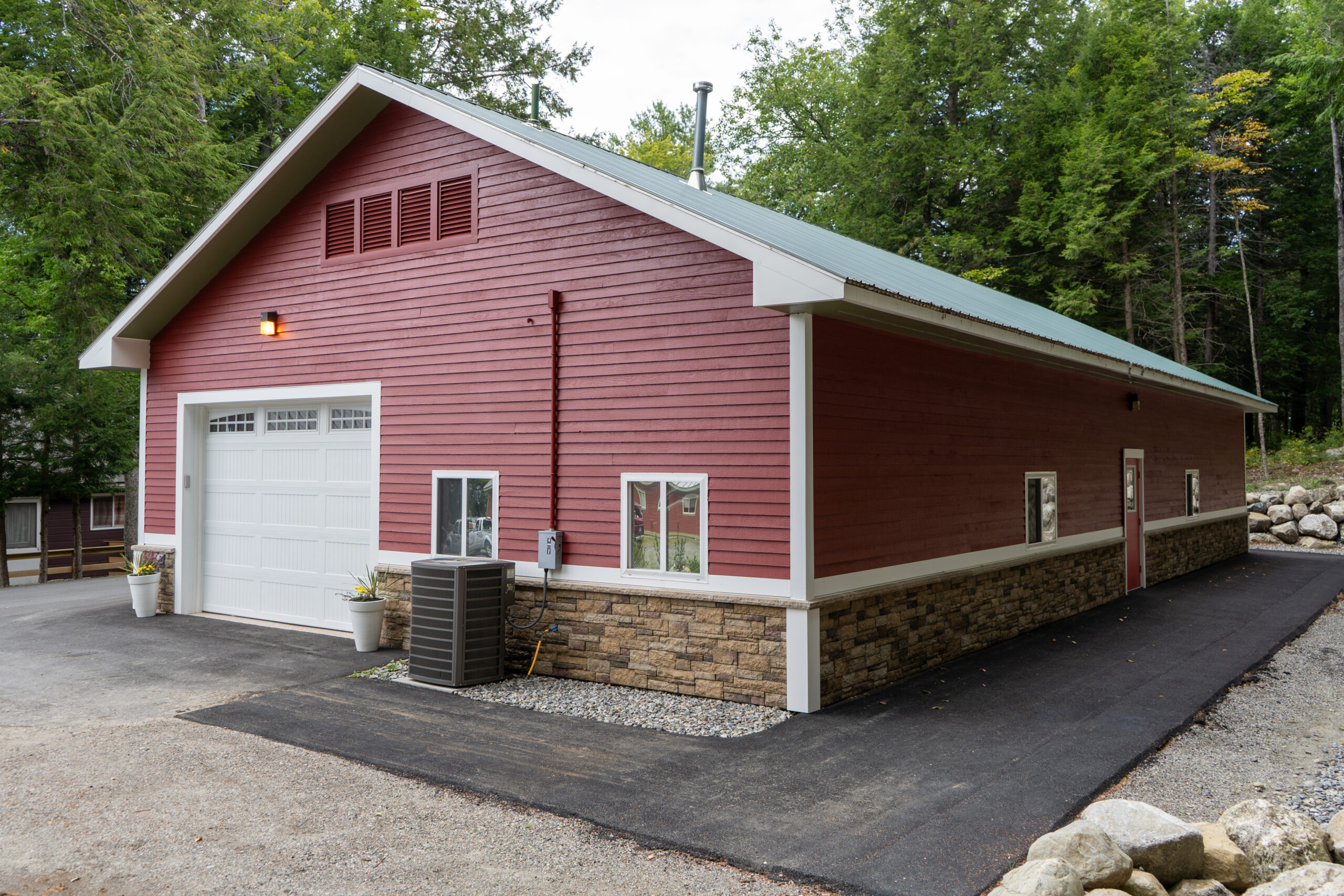 Maine Cabin Masters renovate Pine Tree Camp theatre